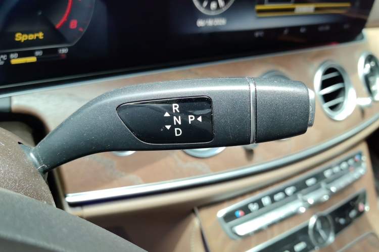 Used Mercedes-Benz E-Class 2018 Facelift E 200 L Gear Lever