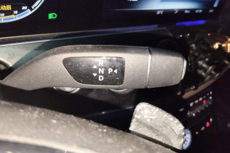 Used Mercedes-Benz E-Class 2018 Facelift E 200 L Sport Edition Gear Lever