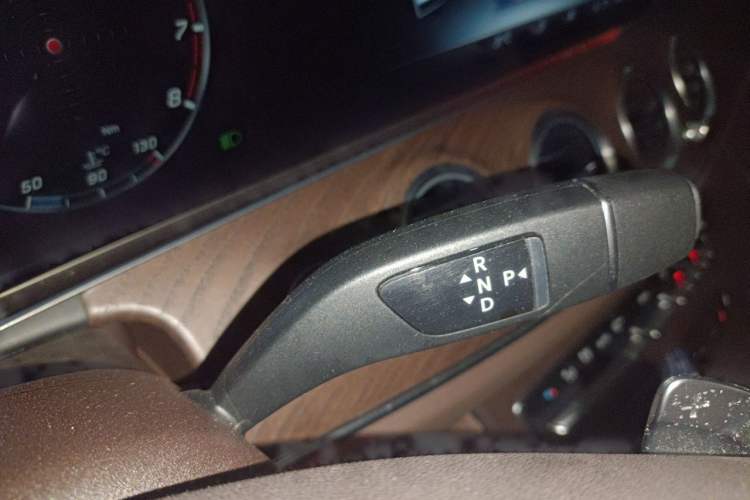 Used Mercedes-Benz E-Class 2018 Facelift E 200 L Gear Lever