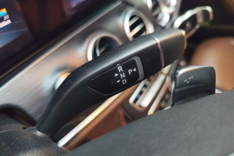 Used Mercedes-Benz E-Class 2018 E 300 L Sport Luxury Edition Gear Lever