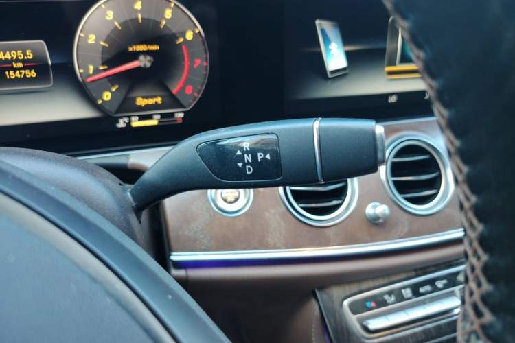 Used Mercedes-Benz E-Class 2018 Facelifted E 300 L Stylish Version Gear Lever