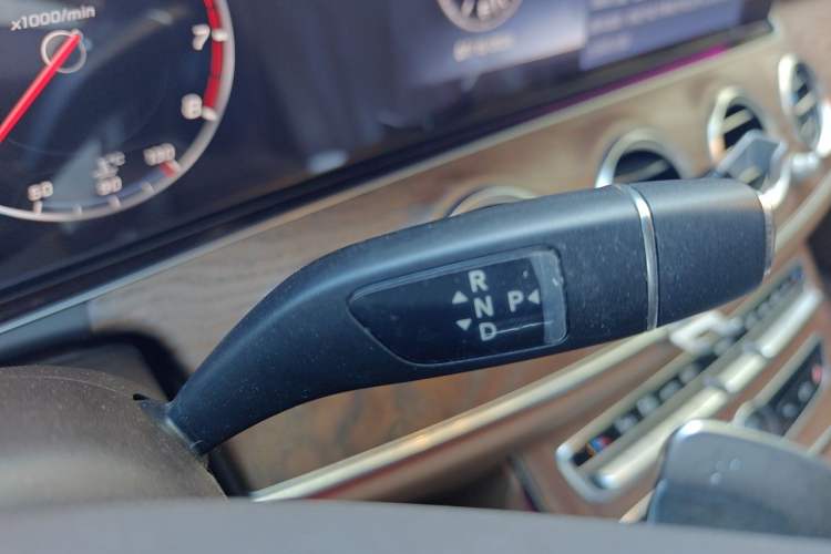 Used Mercedes-Benz E-Class 2018 E 200 L Gear Lever