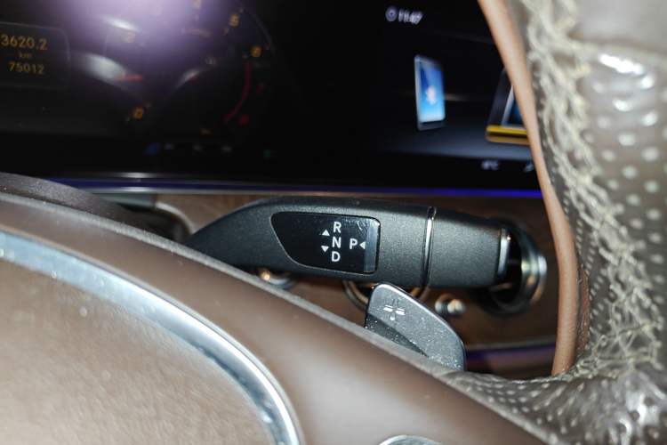 Used Mercedes-Benz E-Class 2018 E 300 L Luxury Model Gear Lever