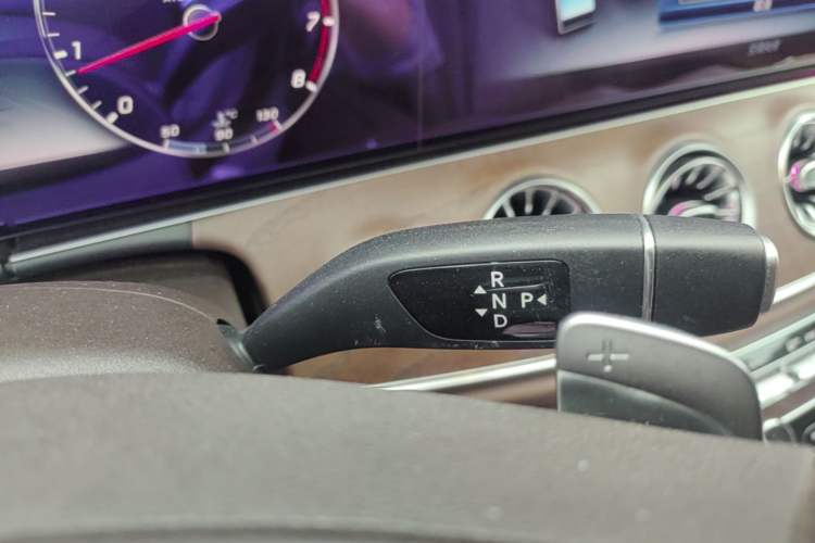 Used Mercedes-Benz E-Class 2018 Facelifted E 300 L Stylish Version Gear Lever