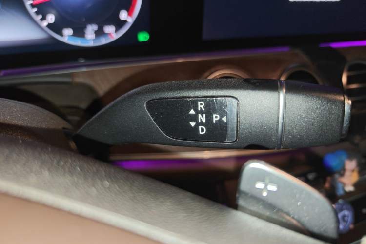 Used Mercedes-Benz E-Class 2018 Facelift E 200 L Gear Lever