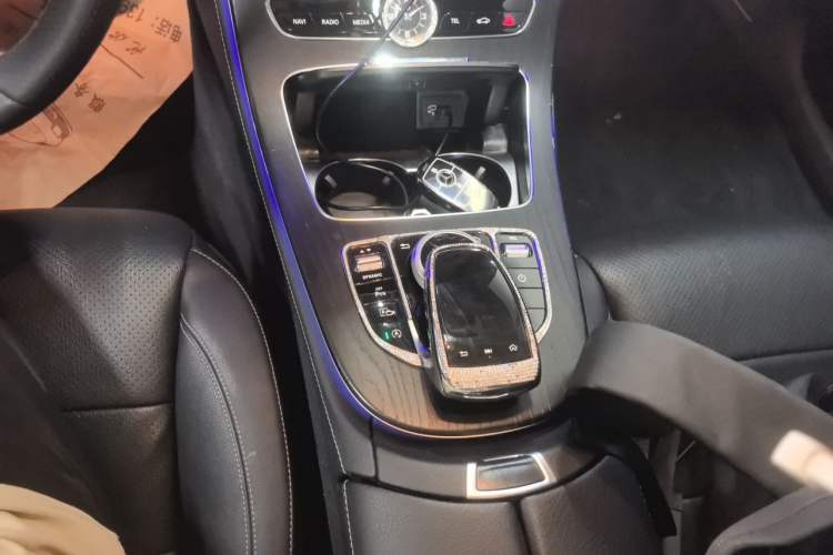 Used Mercedes-Benz E-Class 2018 E 300 L Sporty and Stylish Model Gear Lever