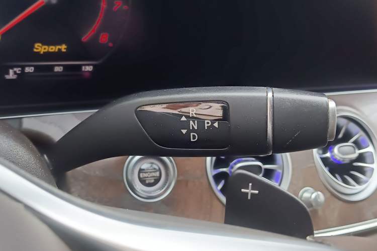 Used Mercedes-Benz E-Class 2018 Facelift E 200 L 4MATIC Gear Lever