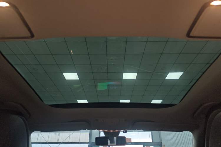 Used Mercedes-Benz E-Class 2018 Facelift E 200 L Headliner