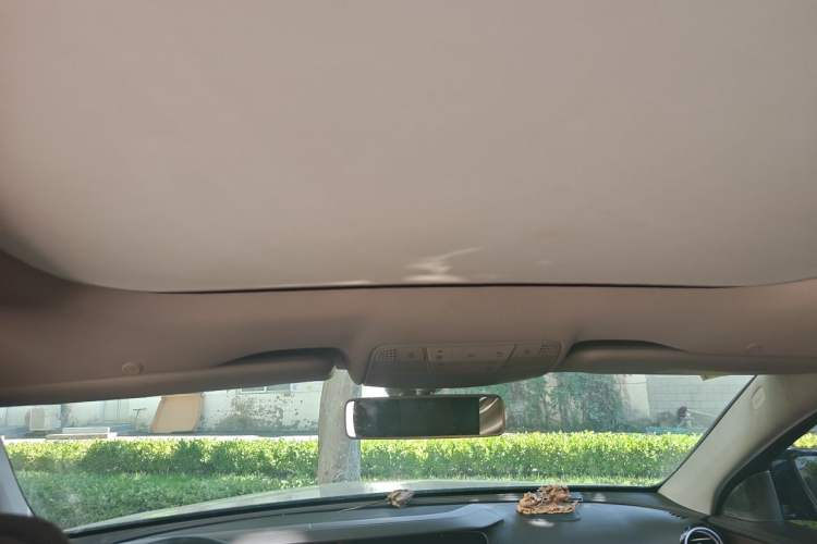 Used Mercedes-Benz E-Class 2018 Facelift E 300 L Luxury Edition Headliner