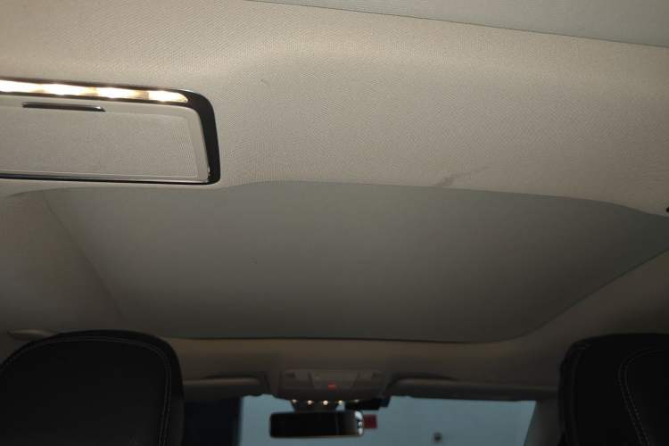 Used Mercedes-Benz E-Class 2018 Facelift E 300 L Luxury Edition Headliner
