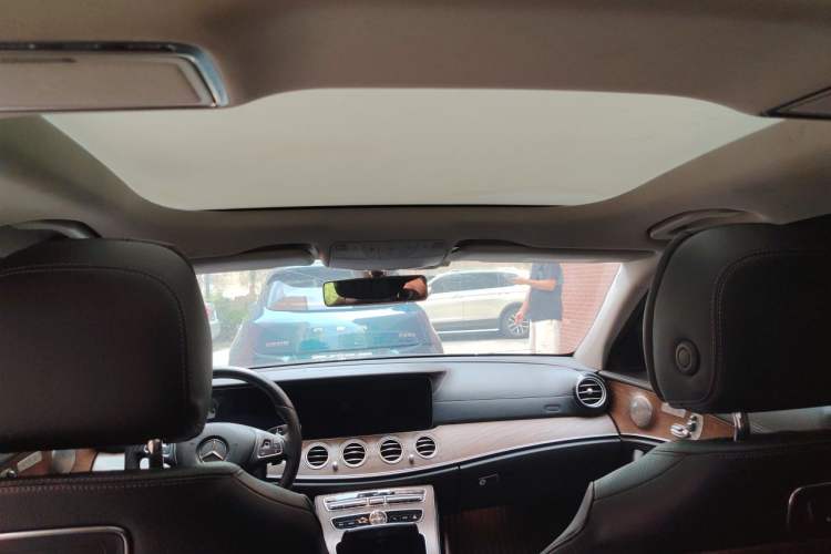 Used Mercedes-Benz E-Class 2018 Facelifted E 300 L Stylish Version Headliner
