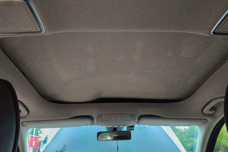 Used Mercedes-Benz E-Class 2018 Facelift E 300 L Luxury Edition Headliner