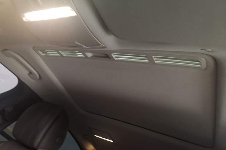 Used Mercedes-Benz E-Class 2018 Facelift E 200 L Headliner