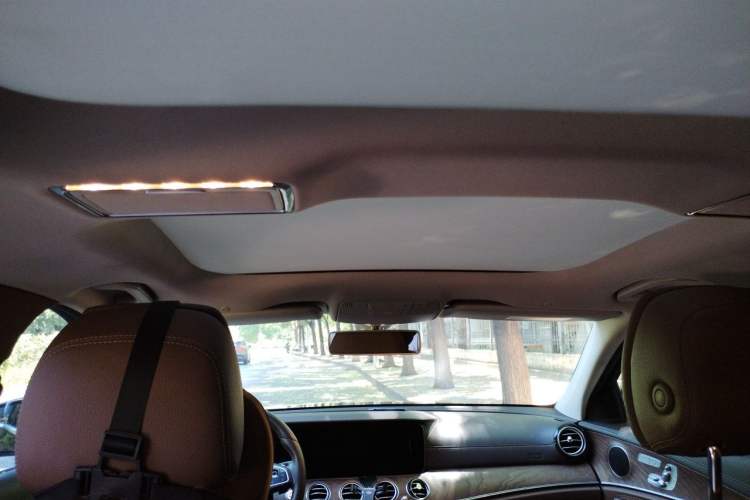 Used Mercedes-Benz E-Class 2018 Facelifted E 300 L Stylish Version Headliner
