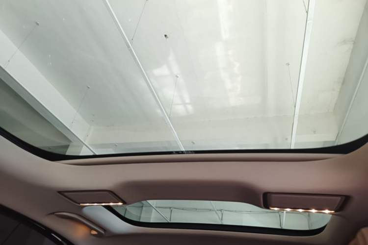 Used Mercedes-Benz E-Class 2018 Restyled E 300 L Sport Luxury Edition Headliner