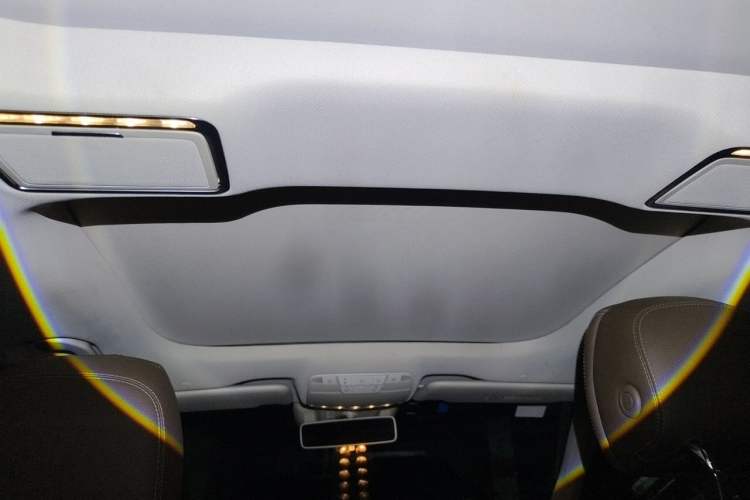 Used Mercedes-Benz E-Class 2018 E 300 L Sport Luxury Edition Headliner
