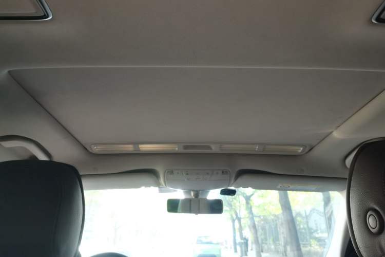 Used Mercedes-Benz E-Class 2018 Facelift E 200 L Sport Edition Headliner