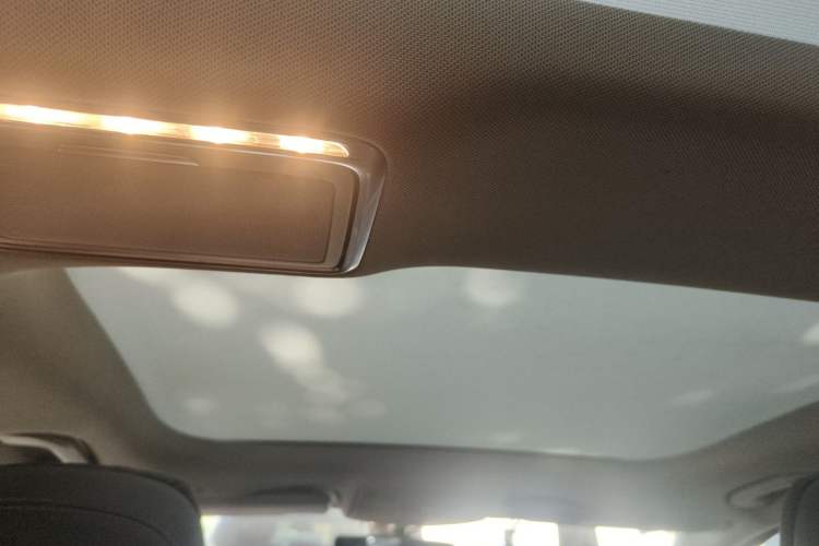 Used Mercedes-Benz E-Class 2018 Facelift E 200 L Sport Edition Headliner