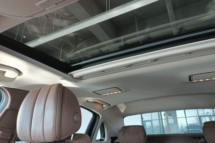 Used Mercedes-Benz E-Class 2018 E 200 L Headliner