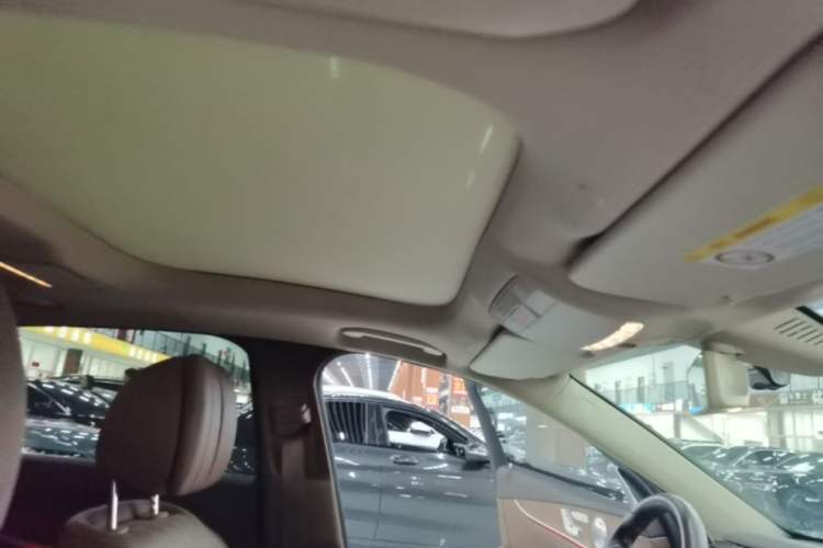 Used Mercedes-Benz E-Class 2018 Facelifted E 300 L Stylish Version Headliner
