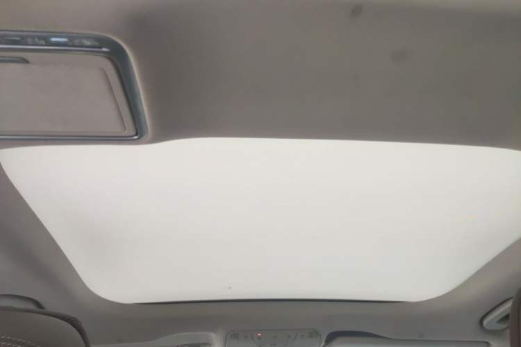 Used Mercedes-Benz E-Class 2018 Facelift E 200 L Sport 4MATIC Headliner