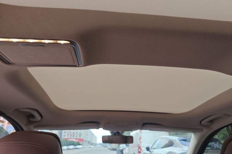 Used Mercedes-Benz E-Class 2018 Facelift E 200 L Headliner