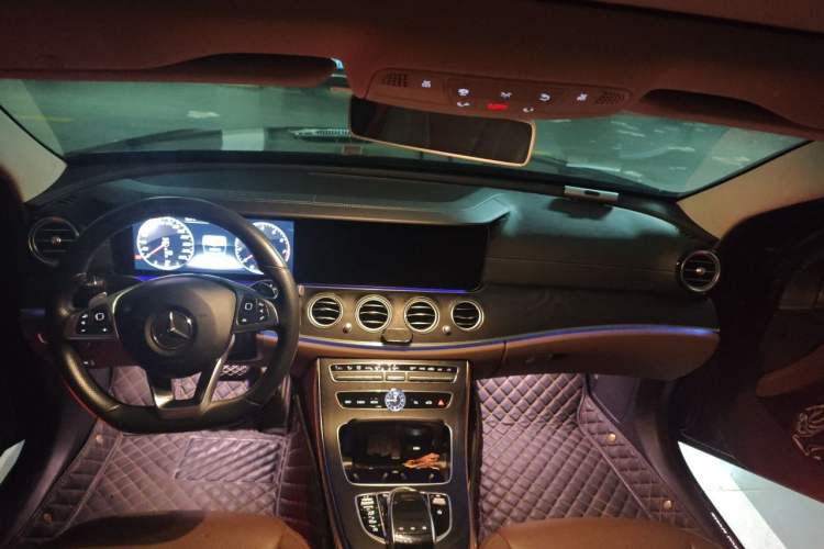 Used Mercedes-Benz E-Class 2018 Restyled E 300 L Sporty and Stylish Edition Headliner