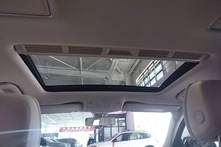 Used Mercedes-Benz E-Class 2018 Facelift E 200 L 4MATIC Headliner