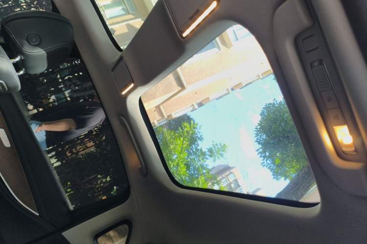 Used Mercedes-Benz E-Class 2018 Facelifted E 300 L Stylish Version Headliner