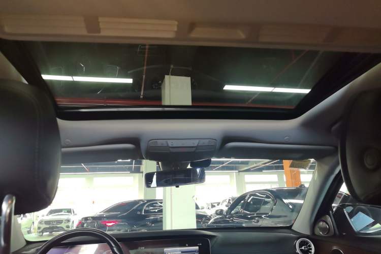 Used Mercedes-Benz E-Class 2018 Facelift E 200 L Headliner