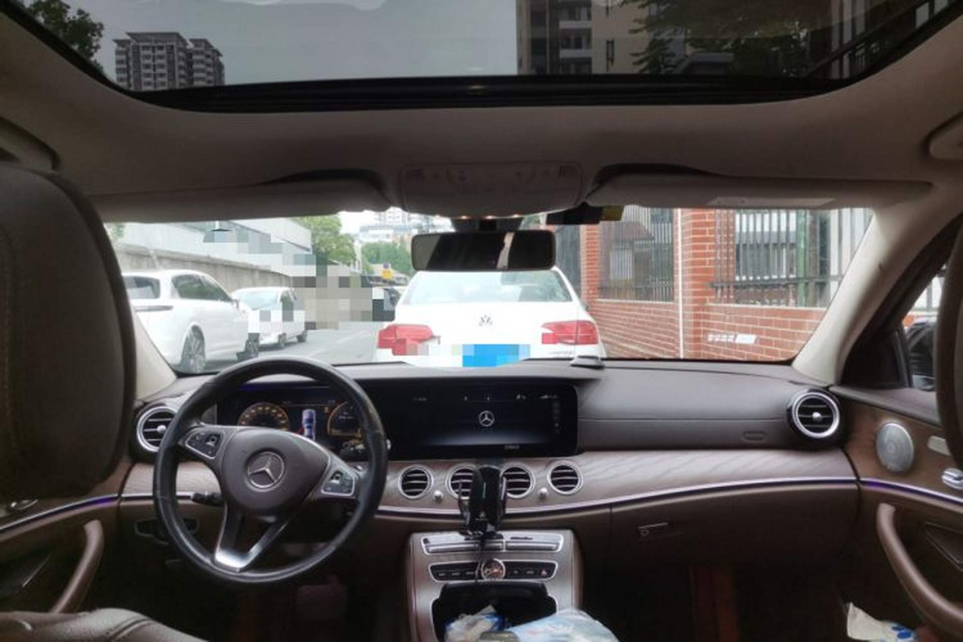 Used Mercedes-Benz E-Class 2018 Facelift E 300 L Luxury Edition Headliner