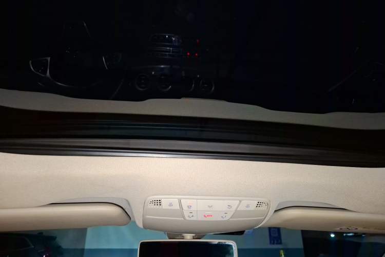 Used Mercedes-Benz E-Class 2018 Restyled E 300 L Sporty and Stylish Edition Headliner