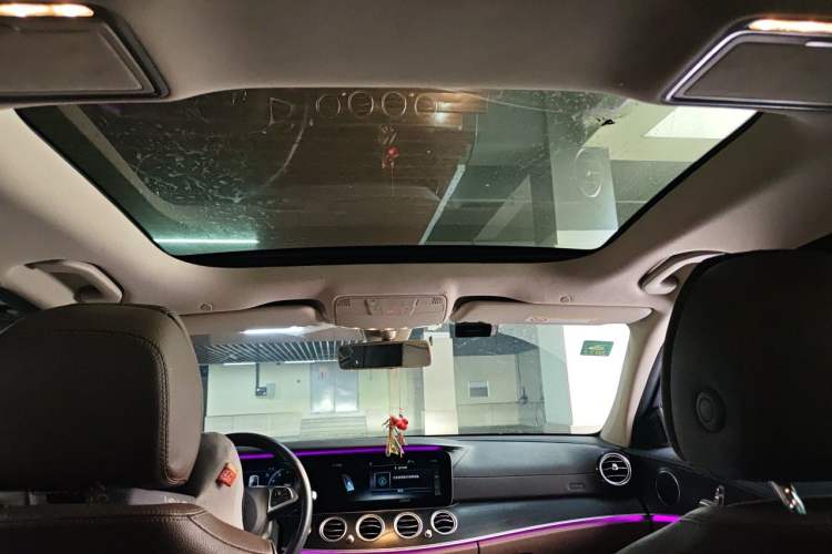 Used Mercedes-Benz E-Class 2018 Facelift E 200 L Sport Edition Headliner
