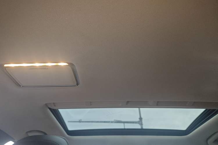 Used Mercedes-Benz E-Class 2018 Facelift E 200 L 4MATIC Headliner