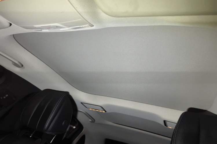 Used Mercedes-Benz E-Class 2018 Facelift E 300 L Luxury Edition Headliner