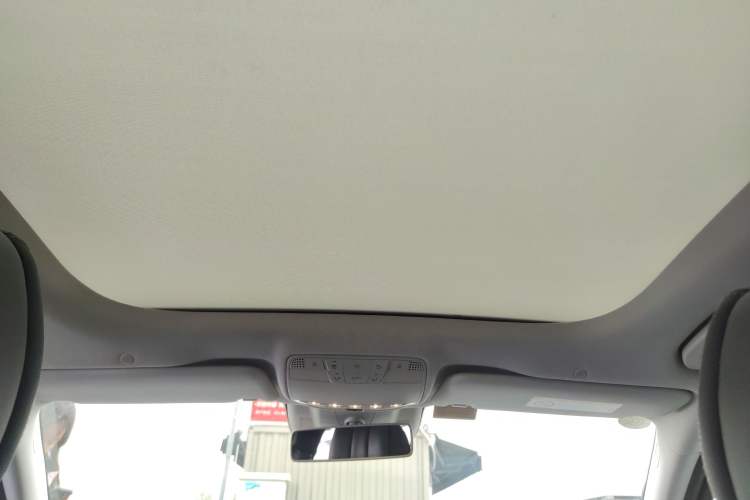 Used Mercedes-Benz E-Class 2018 Facelift E 300 L Luxury Edition Headliner
