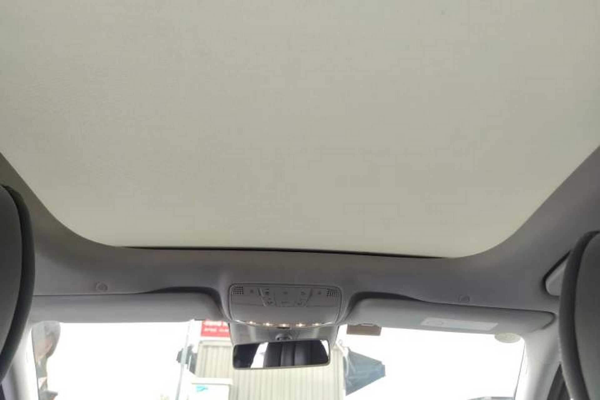 Used Mercedes-Benz E-Class 2018 Facelift E 300 L Luxury Edition Headliner