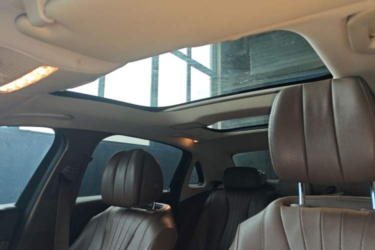 Used Mercedes-Benz E-Class 2018 Facelift E 200 L Headliner