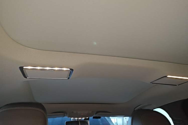 Used Mercedes-Benz E-Class 2018 Facelift E 300 L Luxury Edition Headliner
