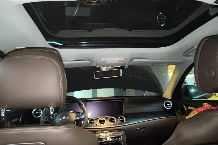 Used Mercedes-Benz E-Class 2018 E 300 L Sport Luxury Edition Headliner