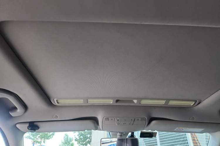 Used Mercedes-Benz E-Class 2018 Facelift E 200 L Headliner