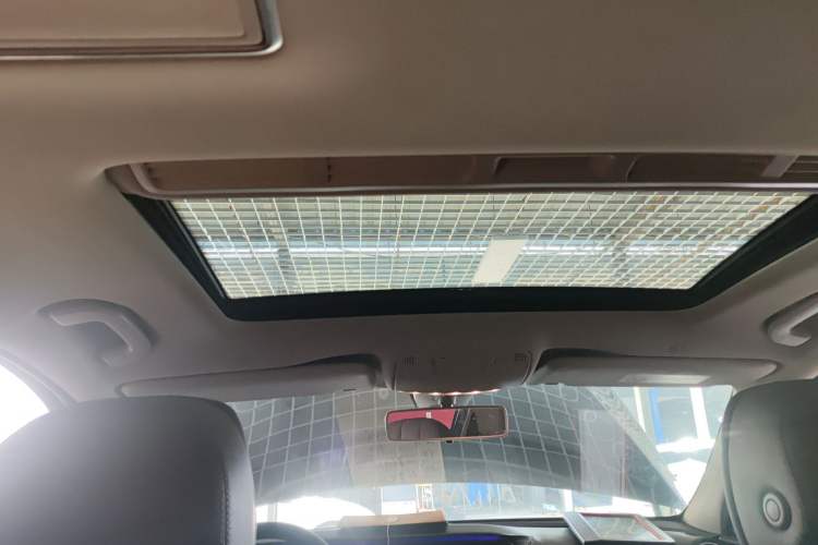 Used Mercedes-Benz E-Class 2018 Facelift E 200 L Sport Edition Headliner