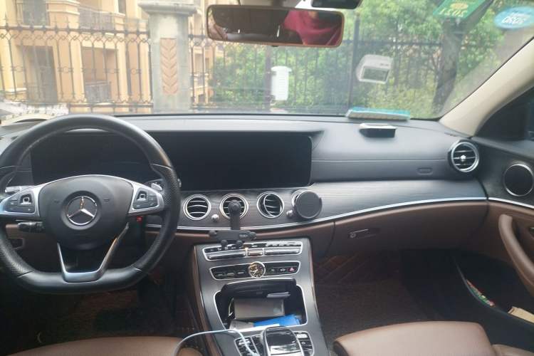 Used Mercedes-Benz E-Class 2018 E 200 L Sport Edition Headliner