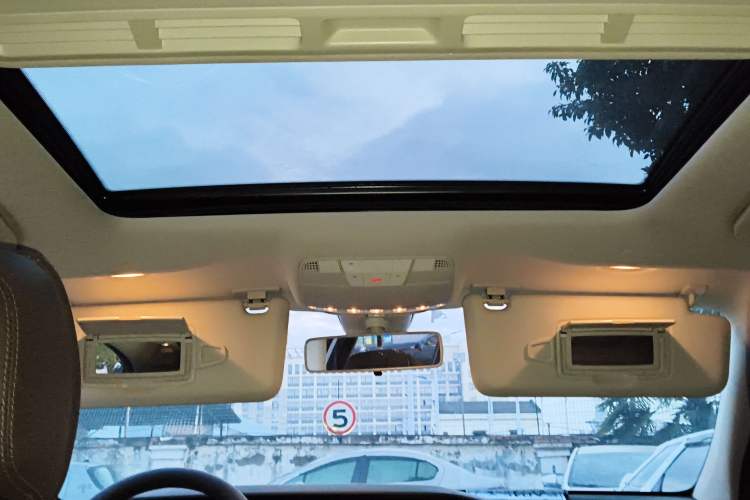 Used Mercedes-Benz E-Class 2018 Facelift E 200 L Sport Edition Headliner