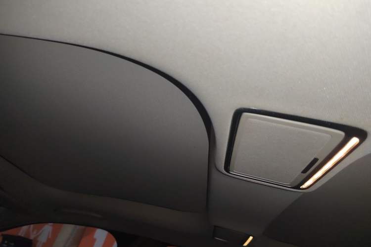 Used Mercedes-Benz E-Class 2018 Facelift E 200 L Sport Edition Headliner