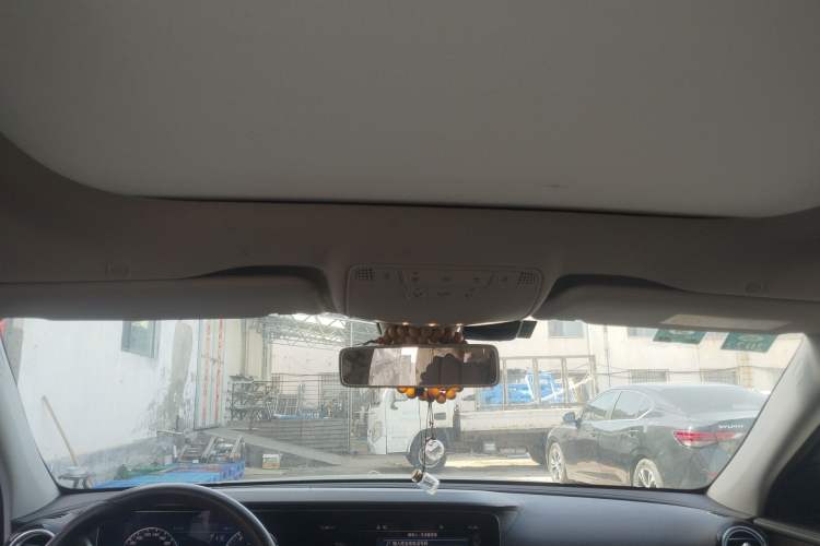 Used Mercedes-Benz E-Class 2018 Facelift E 200 L Headliner