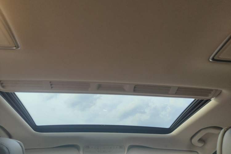 Used Mercedes-Benz E-Class 2018 Facelift E 200 L Headliner
