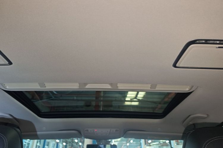 Used Mercedes-Benz E-Class 2018 Facelift E 200 L Headliner