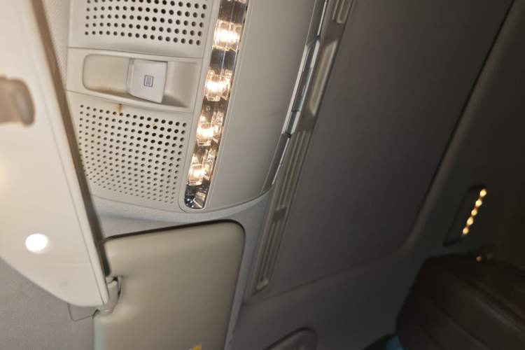Used Mercedes-Benz E-Class 2018 E 200 L Headliner