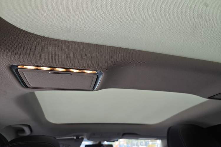 Used Mercedes-Benz E-Class 2018 Facelifted E 300 L Stylish Version Headliner